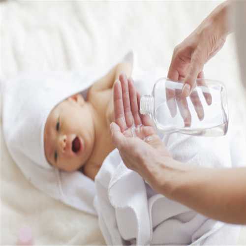 双胞胎姐姐捐卵国际首例新技术试管婴儿在郑州诞生